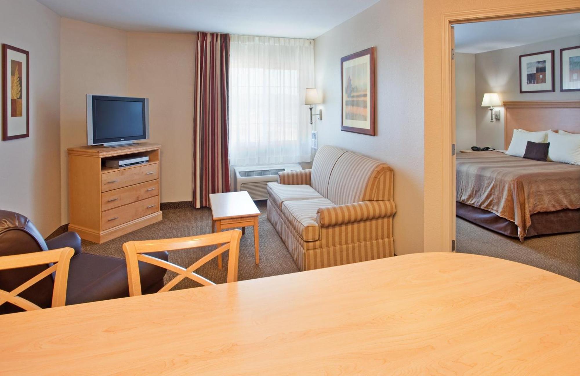 Candlewood Suites Junction City - Ft. Riley By Ihg Ngoại thất bức ảnh
